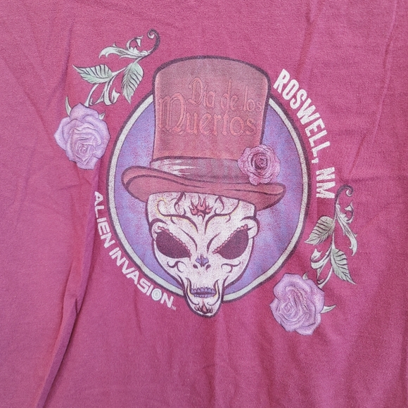 Hanes Red Short Sleeves Graphic Tee Size Small - Picture 6 of 9